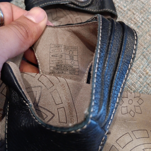 Taos Sandals Black Leather Escape Hook Loop Adjustable Comfort Shoes Womens Sz 7 - Picture 5 of 6